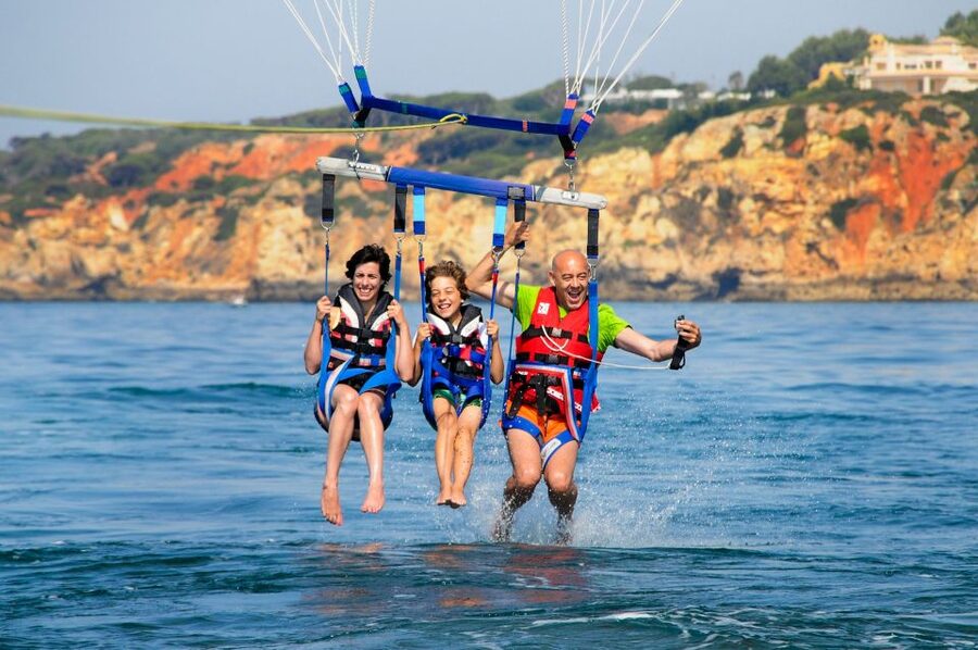 Albufeira: Single, Double or Triple Parasailing Tour - Who should book this Albufeira activity?