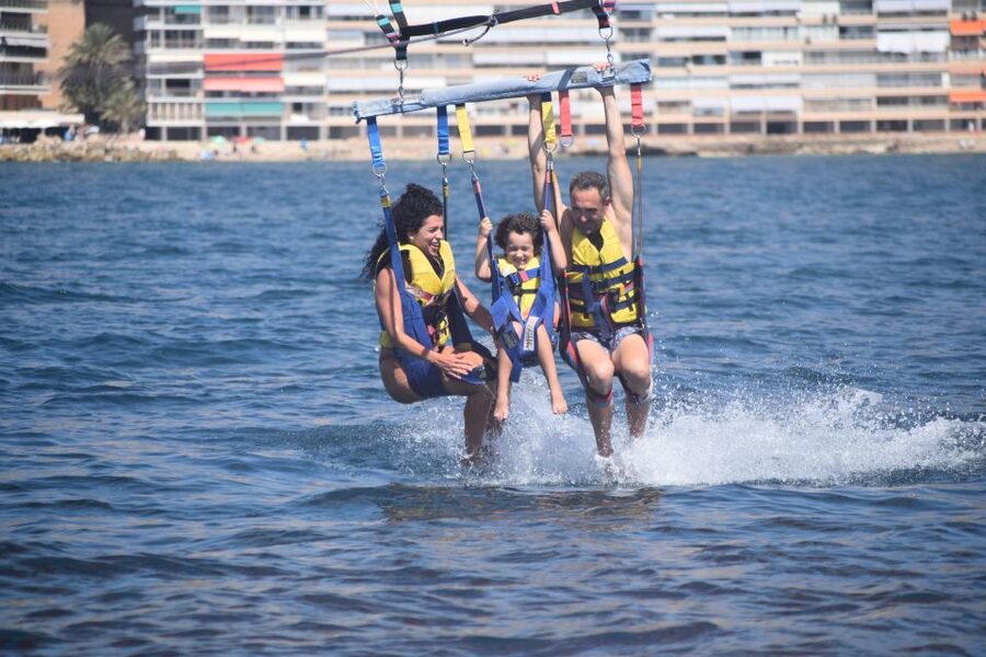 Alicante: Boat Trip and Parasailing Experience with Drink - Should you book the Alicante parasailing trip?