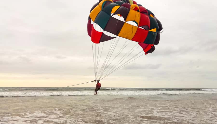 Bali: Parasailing, Jet Ski & Uluwatu Tour with Kecak Dance - Padang Padang Beach and the lunch break