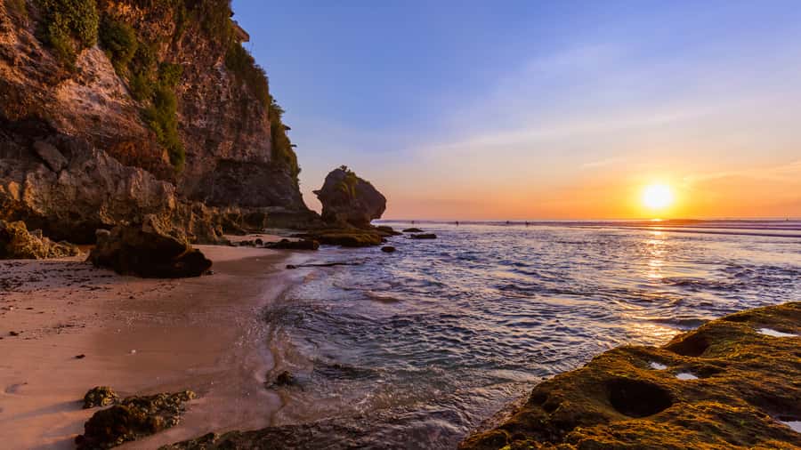 Bali: Parasailing, Jet Ski & Uluwatu Tour with Kecak Dance - What to pack and who should book