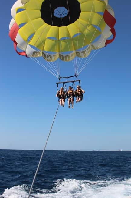 Barcelona: Parasailing magic flight and views above the sea - What to expect from the one-hour schedule