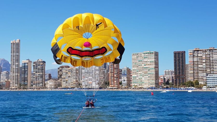 Benidorm: Parasailing Boat Trip with Costa Blanca Views - Flying alone, as a couple, or with family