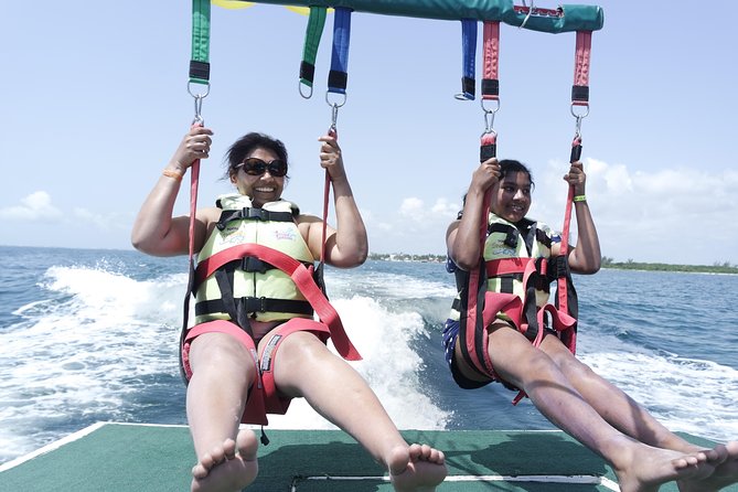 Cancun Adventure: Reef Snorkeling & Parasailing Experience - Swimming with turtles
