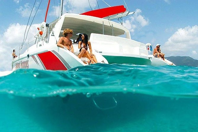 Catamaran Experience to Ile aux cerf: incl: Parasailing, Lunch, GRSE & Transfer - Lunch with halal and vegetarian choices