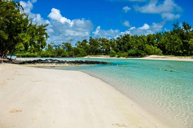 Catamaran to Ile aux Cerf with Parasailing, Tube Riding & Lunch - Parasailing Over Ile aux Cerfs