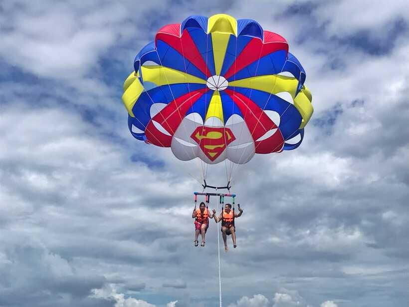 Coron: Parasailing Experience - Choosing between a dry flight and a water dip