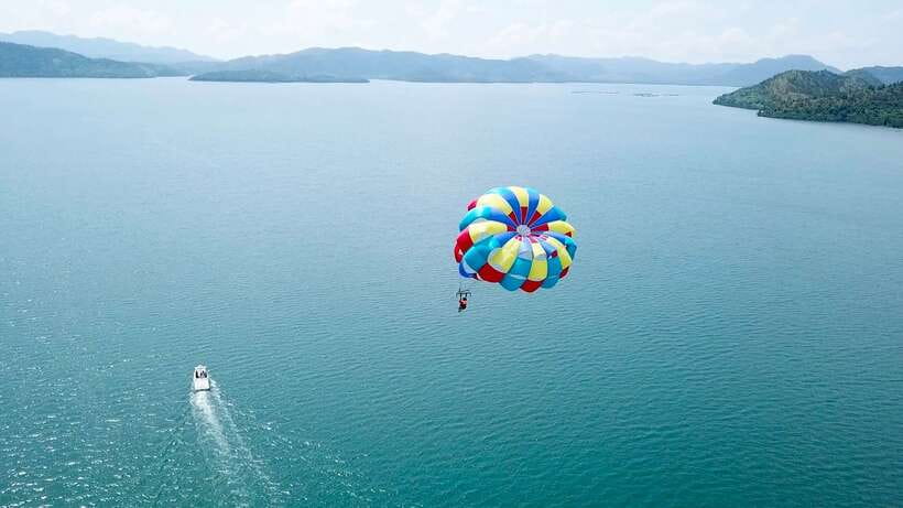Coron: Parasailing Experience - The speedboat ride into Coron Bay