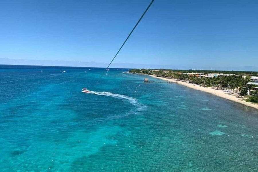 Cozumel: Best Parasailing Experience + Locker - The 250-meter climb over Cozumel