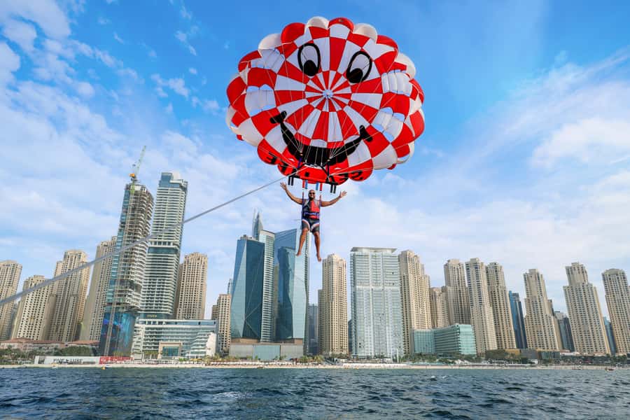 Dubai: Palm View and JBR View Parasailing Experience - What the experience feels like for nervous flyers