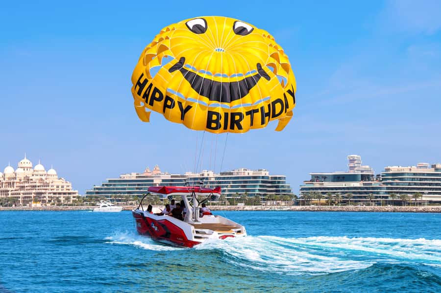 Dubai: Parasailing with Happy birthday Parachute JBR & Palm - Who should book this experience