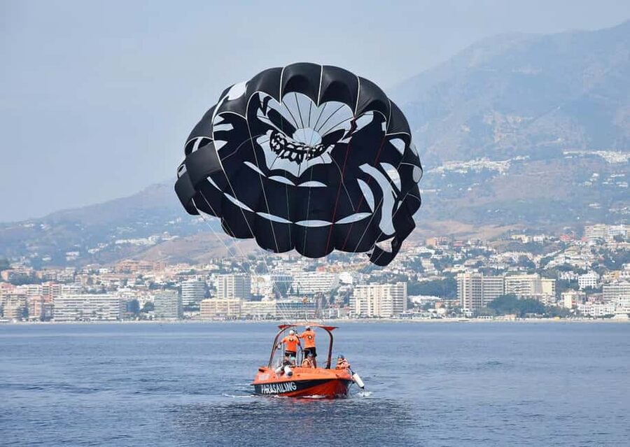 Fuengirola: The Best Parasailing Experience in Fuengirola - Takeoff from the winch boat