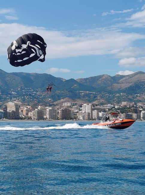 Fuengirola: The Best Parasailing Experience in Fuengirola - Check-in, briefing, and the short speedboat ride