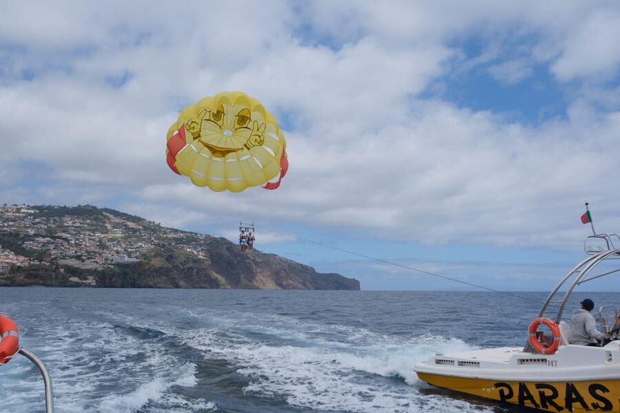 Funchal: Parasailing Tour on the Coast of Madeira Island - A short flight with a wide view