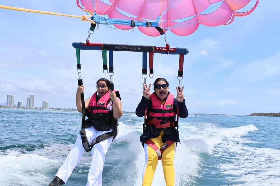 Gold Coast: Parasailing in Surfers Paradise - Key points at a glance