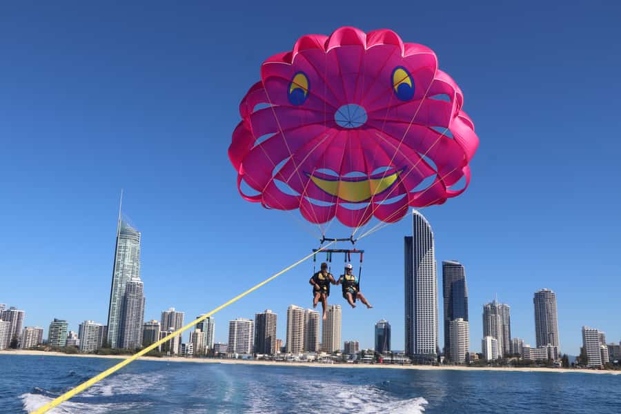 Gold Coast: Parasailing in Surfers Paradise - A high view with very little fuss