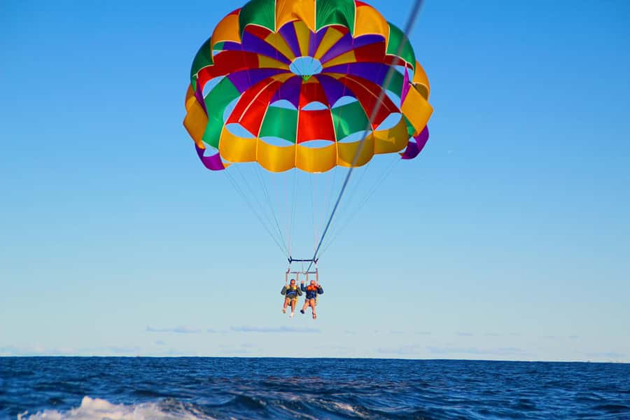 Gold Coast: Surfers Parasailing with Free Photos - What to bring and what to wear