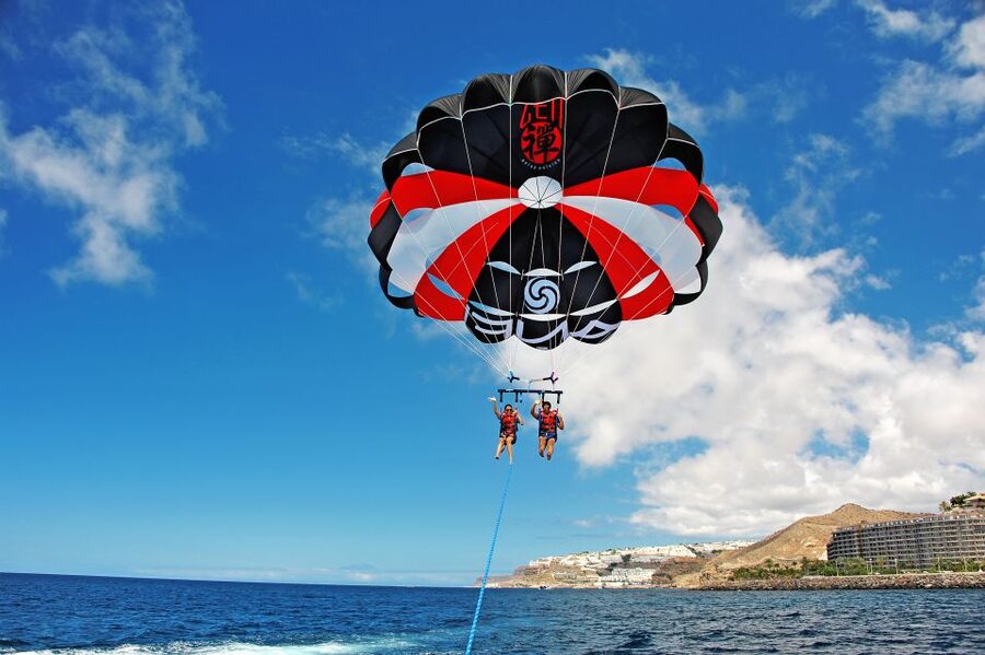 Gran Canaria: 1 to 3 Person Parasail over Anfi Beach - Staff, languages, and the small-group feel