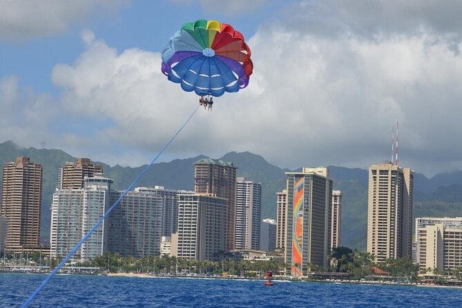 Hawaiian Parasail Since 1977 from Waikiki Beach - Choosing a dry ride or a water touch