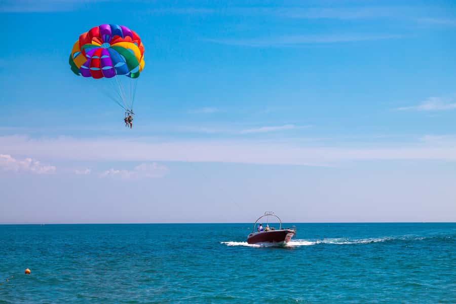 Hurghada: Parasailing Adventure on the Red Sea - Timing, wind, and safety on the water