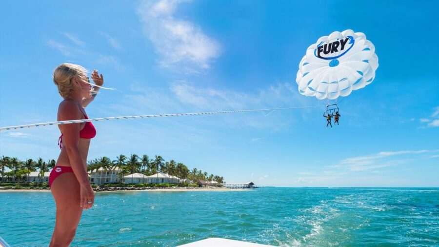 Key West: Parasailing Above the Island Paradise - Tandem and triple flights, with an important weight limit
