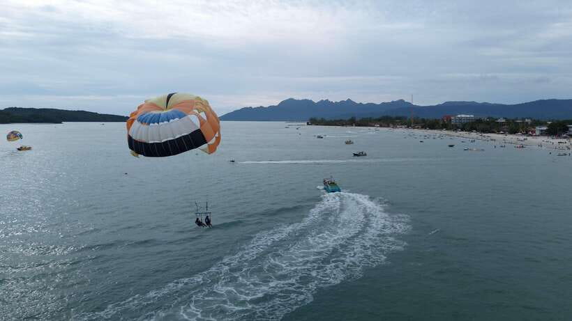 Langkawi: Jet Ski and Parasailing Tour - Group size, pickup, and safety details