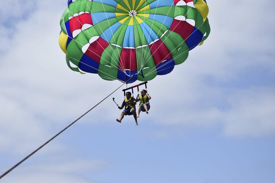 Lanzarote: Parasailing Adventure in Puerto del Carmen - Solo flights and shared parachutes