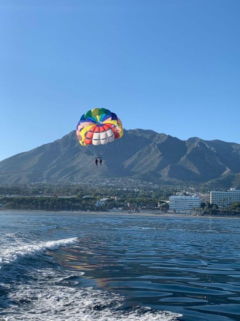 Marbella from the heights: Parasailing - Who will enjoy this most
