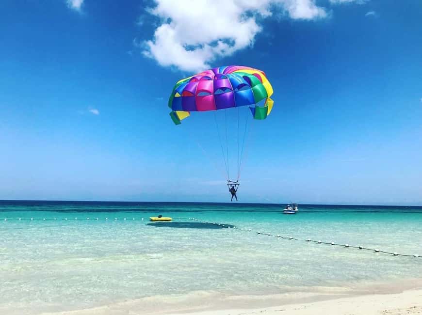 Montego Bay: Parasailing Adventure tickets - Meeting the Jamtastic Tours team
