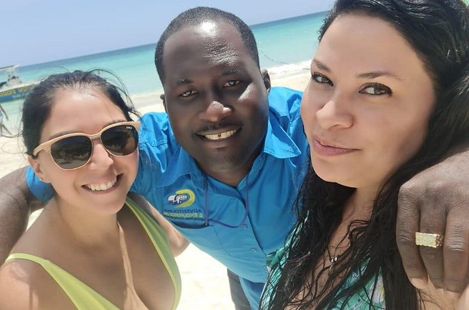 Negril Seven Mile beach, Catamaran Cruise ,Parasailing,with Sunset at Ricks Cafe - What $220 includes, and where the value sits