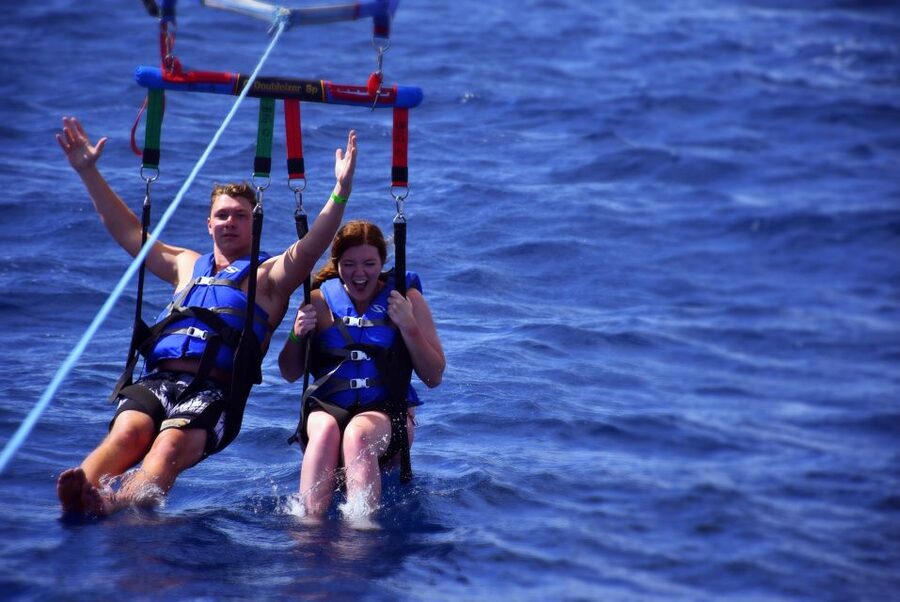 Oahu: Waikiki Parasailing - Taking off from Waikiki Beach