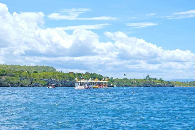 Panglao: Solo or Tandem Parasailing Experience near Alona - Getting ready for the boat ride