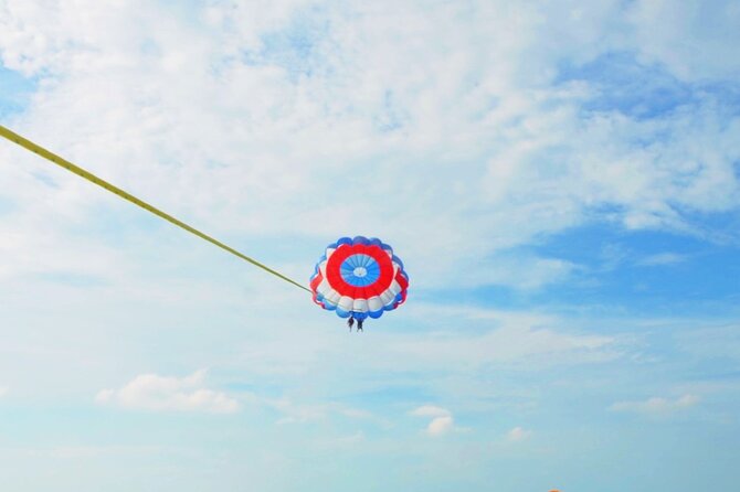 Parasail Adventure in Marathon - A smooth launch, then 10 minutes above the sea