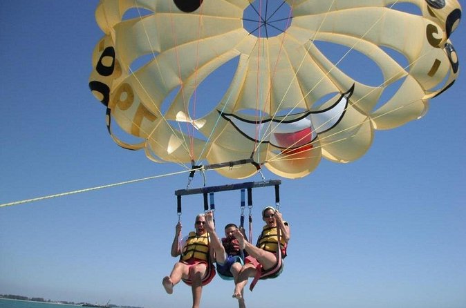 Parasailing Adventure above the Gulf of Mexico - Choosing between a calm ride and a splash