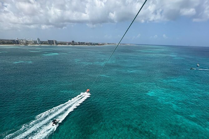 Parasailing Adventure Aruba - Landing back on the boat