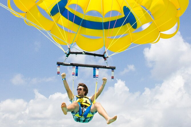 Parasailing & Beach Club with Transportation In Riviera Maya - A five-hour outing built around one flight