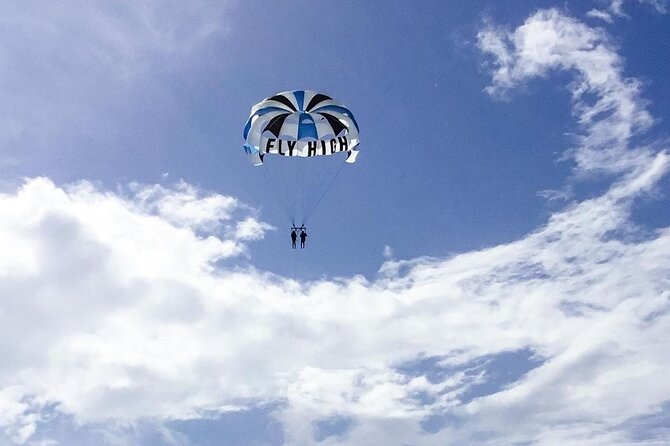 Parasailing, Blue Hole Mineral Spring, Seven Mile Beach - Blue Hole Mineral Spring and the 35-Foot Swim
