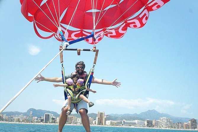 Parasailing desde el puerto de Denia - Leaving Denia for a view of the Costa Blanca