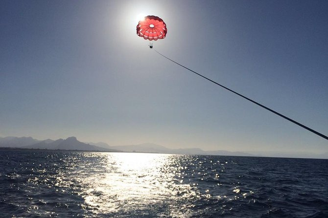 Parasailing desde el puerto de Denia - Family appeal and physical demands