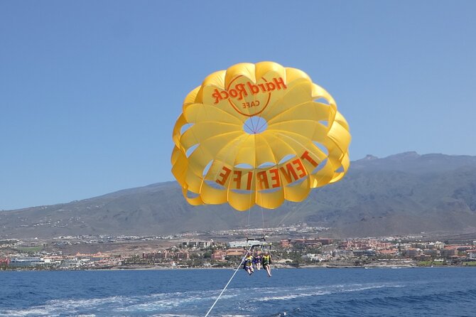 Parasailing flights on the coast of Adeje in Tenerife - Taking off from Puerto Colón in Costa Adeje