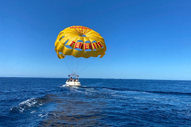 Parasailing flights on the coast of Adeje in Tenerife - Ten minutes above the beaches of Adeje