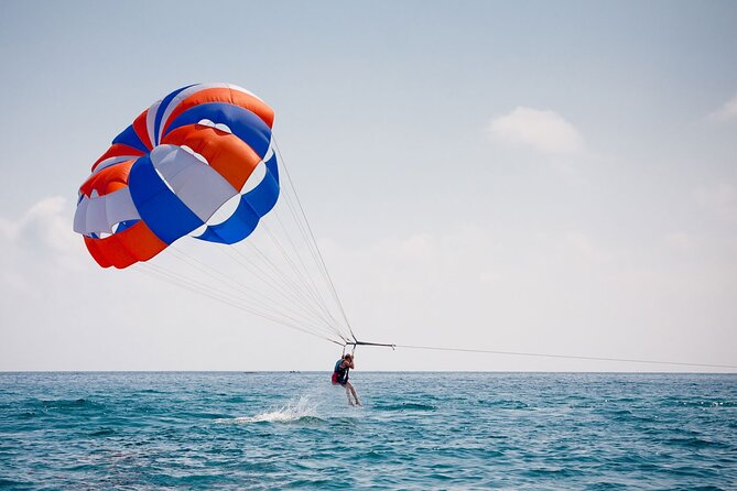 Parasailing Fly over Red Sea of Hurghada with Private Transfer - Should you book this Hurghada parasailing trip?