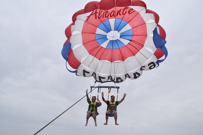 Parasailing in Alicante - Leaving from Muelle 8 in Alicante Marina