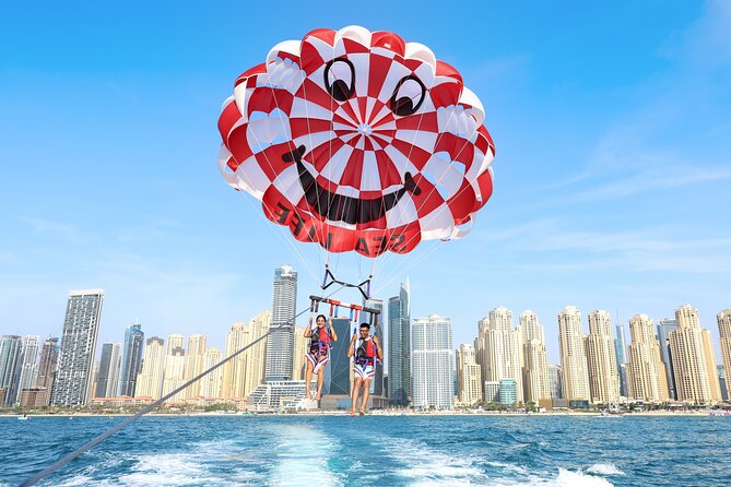 Parasailing in Dubai with Palm Jumeirah and JBR Beach views - Practical tips for a better outing