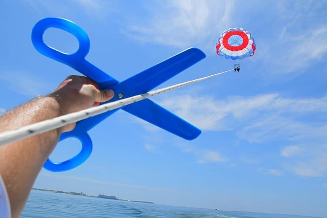 Parasailing in Key West at Smathers Beach - Group size, waiting, and comfort
