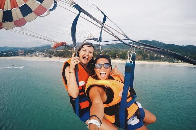 Parasailing in Langkawi - Choosing between a single and double flight