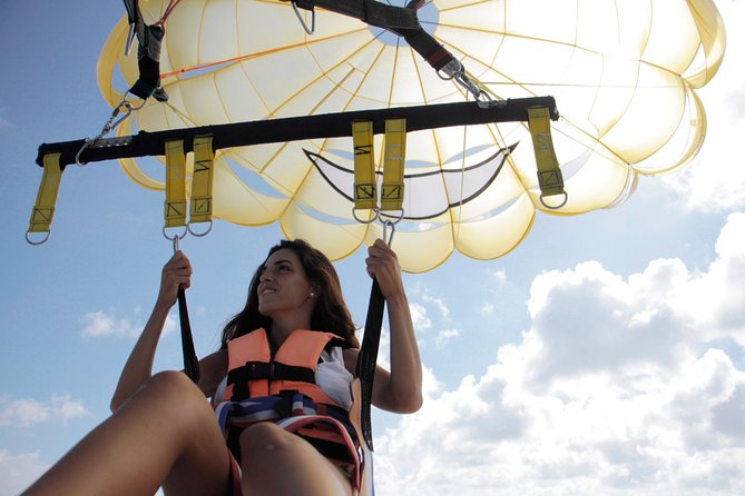 Parasailing in Playa del Carmen with transfer - What the boat ride and safety briefing are like