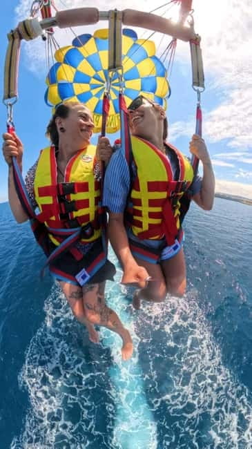 Parasailing in Polignano: A parachute adventure - How the crew handles nerves and delays