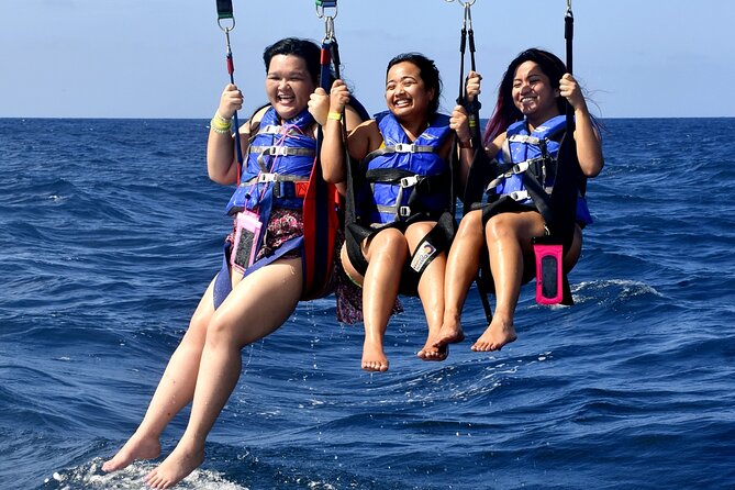 Parasailing in Waikiki from Oahu Hawaii - The optional splash is worth considering