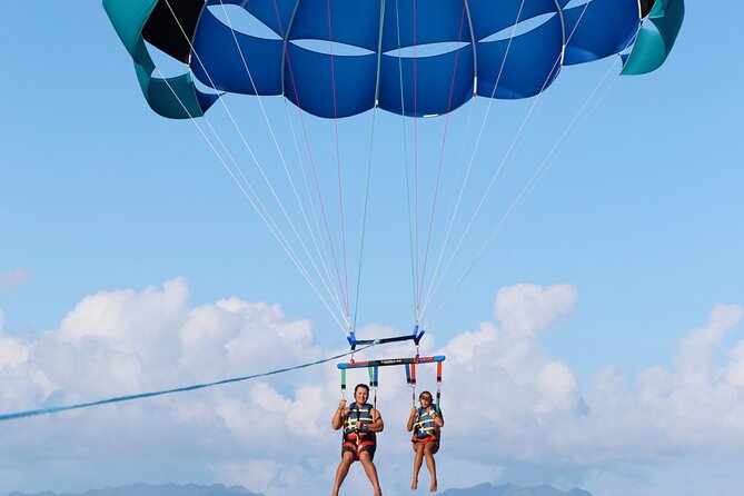 Parasailing in Waikiki from Oahu Hawaii - A calm introduction for nervous first-timers