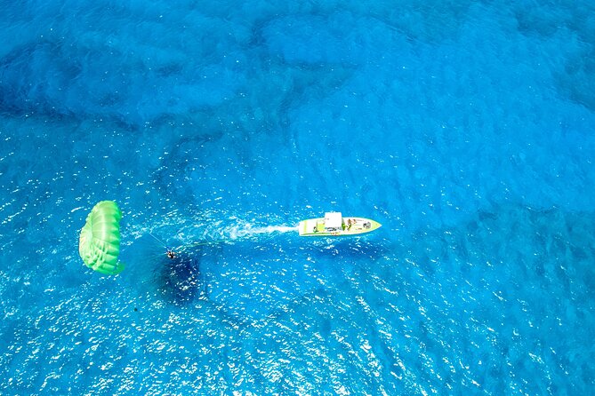 Parasailing on Maunalua Bay- Oahu's off Waikiki Playground - The crew and safety approach